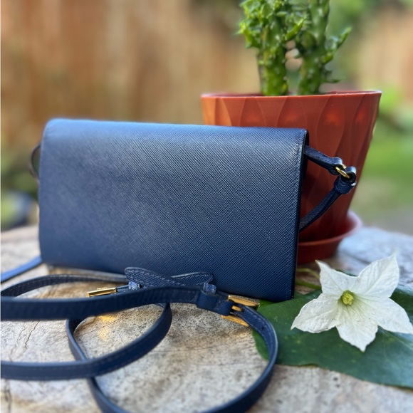 Prada Saffiano Leather Shoulder Wallet Bag Crossbody - Picture 2 of 5